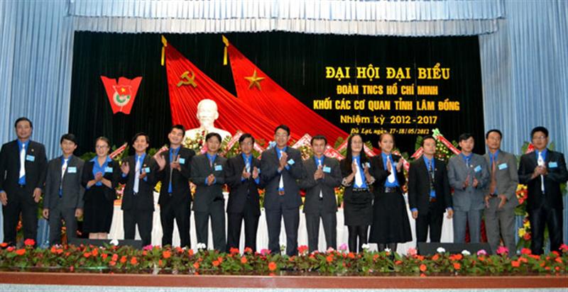 BCH nhiệm kỳ 2012 – 2017 ra mắt đại hội